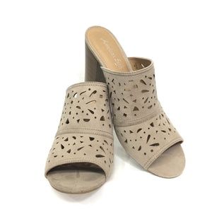 American Eagle Size 12 Slides